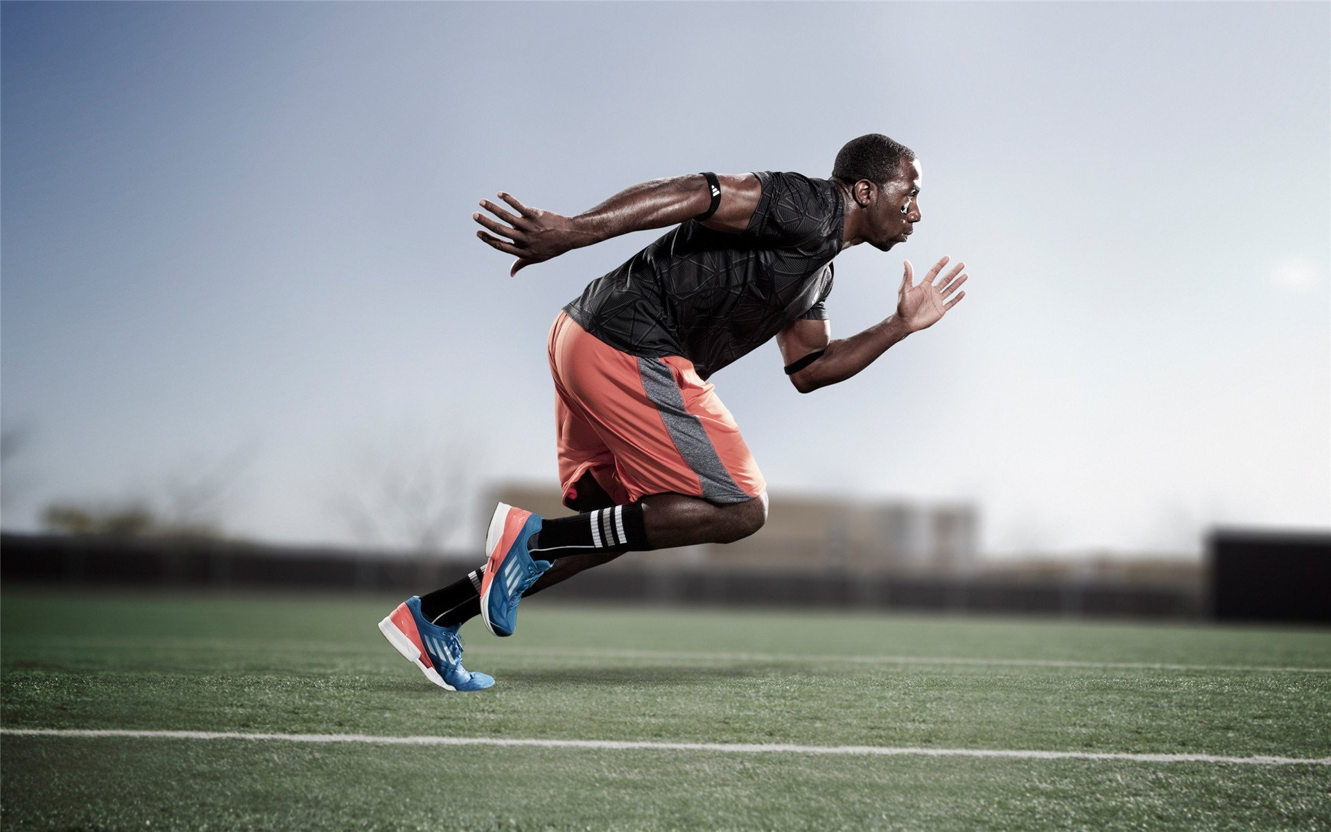 英格兰打穿曼联，三笘薰成为关键先生，日本武士如何用东方智慧撕碎百年豪门